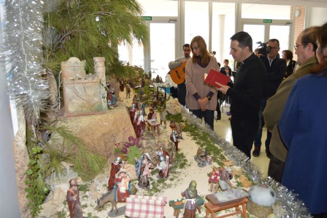 El Centro de las Personas Mayores ya disfruta de su Belén estas Navidades - 3, Foto 3