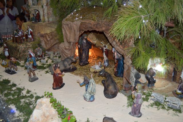 El Centro de las Personas Mayores ya disfruta de su Belén estas Navidades - 4, Foto 4