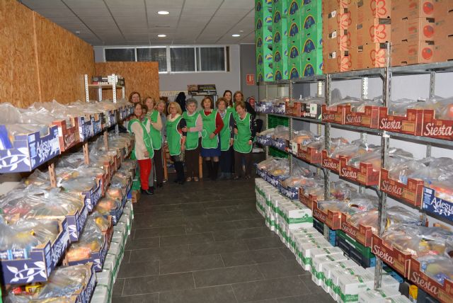 La alcaldesa y la edil de Servicios Sociales colaboran con Hogar Betania en la campaña de Navidad - 1, Foto 1