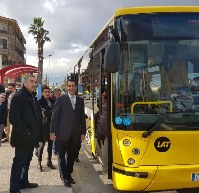 Beniel dispone de una nueva parada de autobús que mejora la seguridad de los viajeros y agiliza la conexión con Murcia - 1, Foto 1