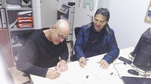 D´Genes firma un convenio de colaboración con la Asociación ELA Región de Murcia - 1, Foto 1