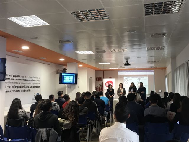 Uno de cada diez jóvenes ocupados en la Región es autónomo - 1, Foto 1