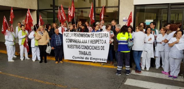 El PSOE respalda al colectivo de trabajadoras del servicio de limpieza del hospital Rafael Méndez de Lorca - 3, Foto 3