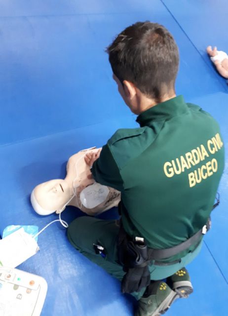 La Guardia Civil forma a 250 agentes en materia de soporte vital básico y uso del desfibrilador externo semiautomático - 3, Foto 3