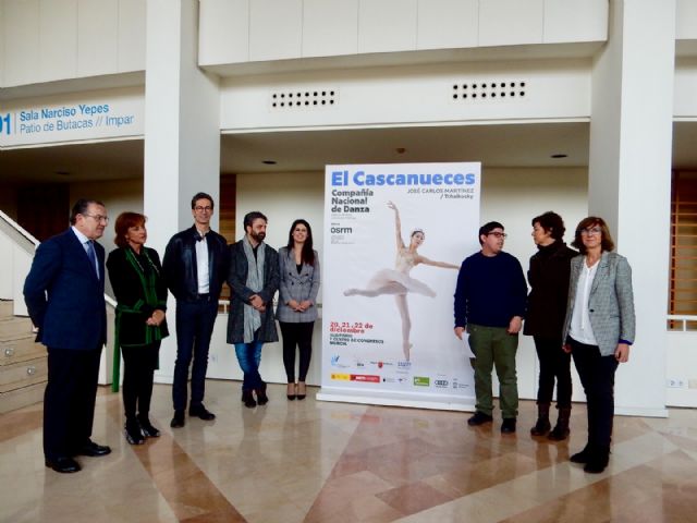 El Auditorio regional acoge el universo mágico - 1, Foto 1