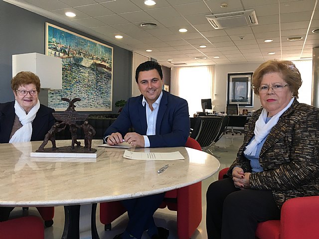 El alcalde firma convenios de colaboración con dos asociaciones de Amas de Casa - 1, Foto 1