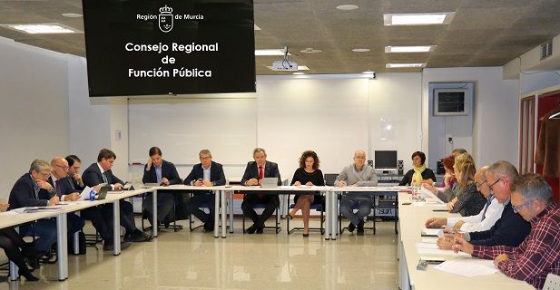 El Consejo Regional de la Función Pública acuerda mejorar las condiciones laborales de los veterinarios de la Administración - 1, Foto 1