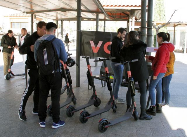 La UCAM, pionera en ofrecer un sistema de movilidad sostenible a través de los patinetes eléctricos VOI - 1, Foto 1