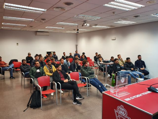 La plantilla del Real Murcia participa en una charla en materia de integridad - 2, Foto 2