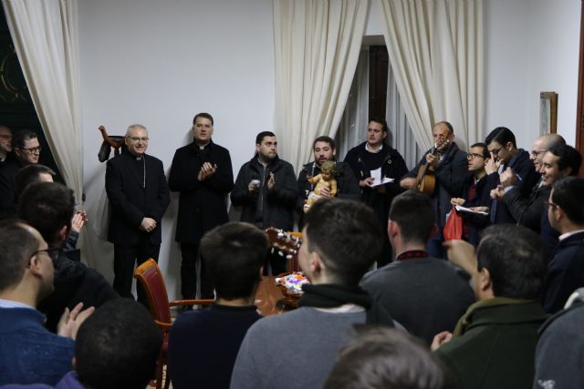Los seminaristas felicitan la Navidad al obispo de Cartagena un año más - 3, Foto 3