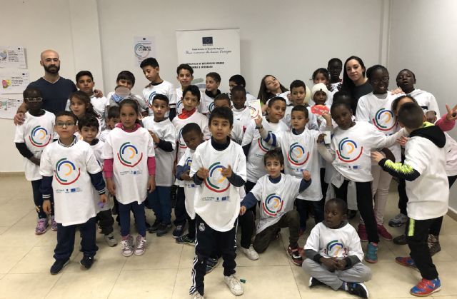 Fiestas infantiles para celebrar el día de los Derechos Humanos en el barrio del Carmen - 3, Foto 3