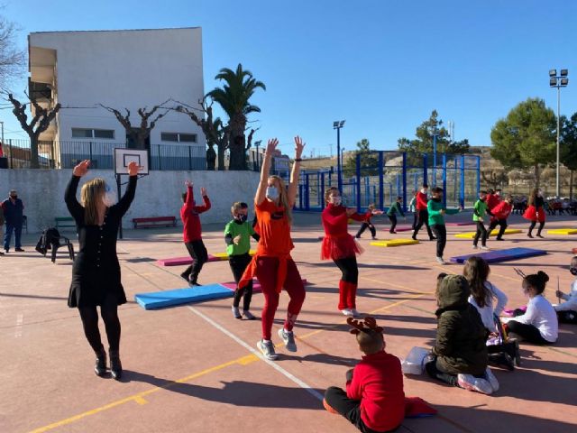 Los niños y niñas de Barqueros ya cuentan con los salvoconductos que permitirán a los Reyes Magos llegar a sus casas - 2, Foto 2
