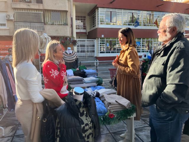 La Asociación de Comerciantes Unidos de Águilas (ACUA) celebra su primer mercadillo navideño - 1, Foto 1