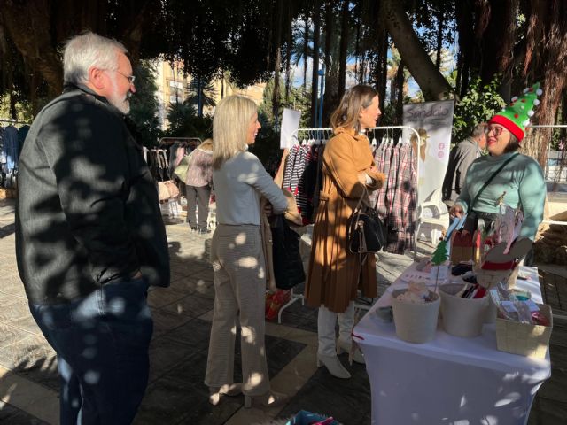 La Asociación de Comerciantes Unidos de Águilas (ACUA) celebra su primer mercadillo navideño - 3, Foto 3