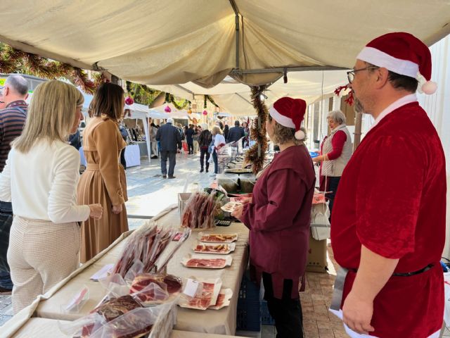 Amplia variedad de productos artesanales en el Mercadillo Tradicional Navideño - 5, Foto 5