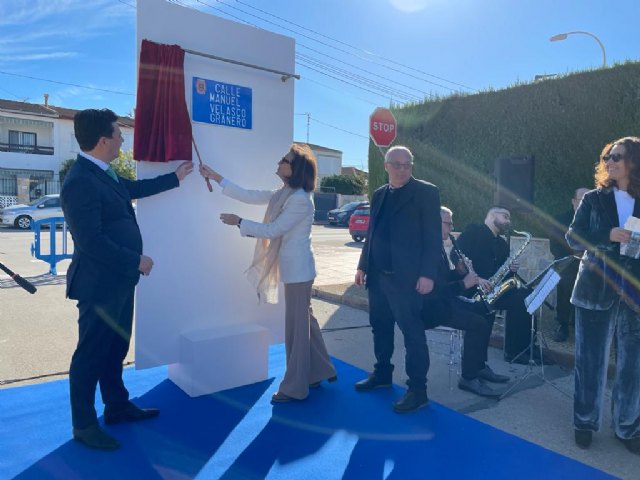 Inaugurada la calle Manuel Velasco Granero en “su Riberica” al son de “My Way” - 1, Foto 1