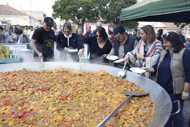 Los Dolores acoge su tercera gran convivencia vecinal con presencia de cientos de vecinos - 1, Foto 1