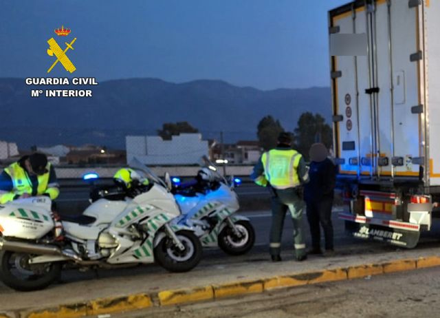 La Guardia Civil investiga a un conductor profesional detectado con una tasa de alcohol seis veces superior a la permitida - 2, Foto 2