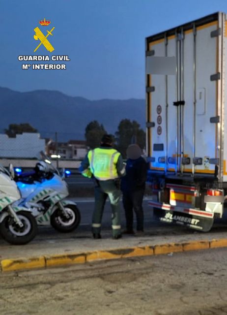 La Guardia Civil investiga a un conductor profesional detectado con una tasa de alcohol seis veces superior a la permitida - 5, Foto 5