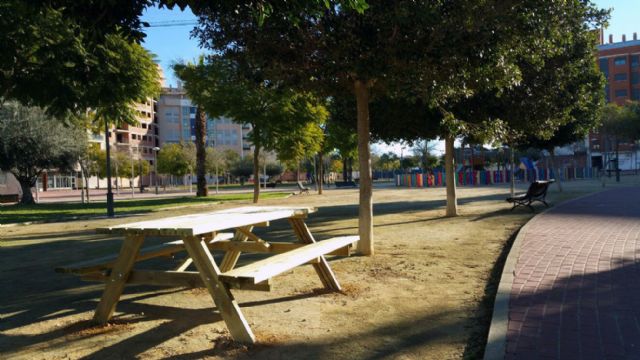 La Junta Municipal de Santiago y Zaraíche pone en marcha un plan de acondicionamiento en los parques y jardines de la pedanía - 1, Foto 1