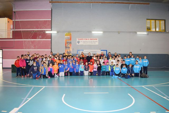 Más de 100 alumnos del municipio participan en la actividad “jugando al atletismo” del programa de deporte escolar - 1, Foto 1