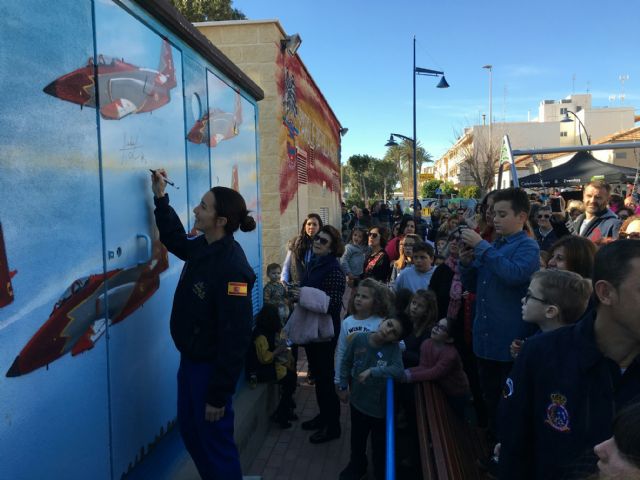 Los pilotos de la Patrulla Águila fueron los protagonistas en la inauguración del Parque que lleva su nombre en Santiago de la Ribera - 4, Foto 4