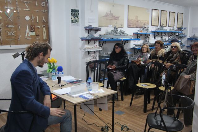 Juan Ferrete pone voz a cientos de historias de superación - 2, Foto 2