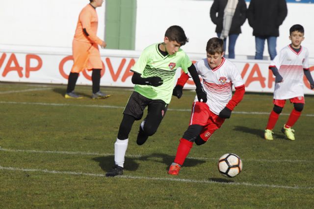 La práctica deportiva ayuda a prevenir la aparición de los dolores de cabeza que sufren 8 de cada 10 niños - 1, Foto 1