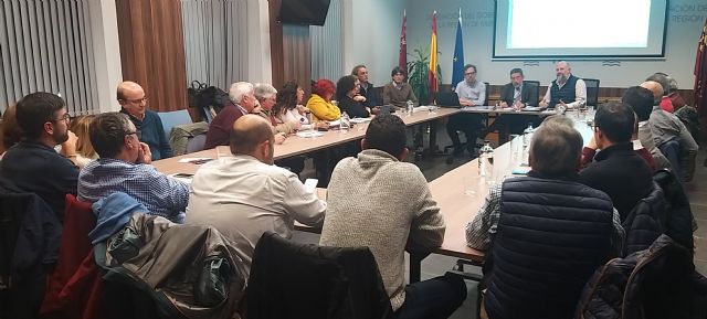 Reunión con representantes de los colectivos vecinales afectados por el soterramiento - 2, Foto 2