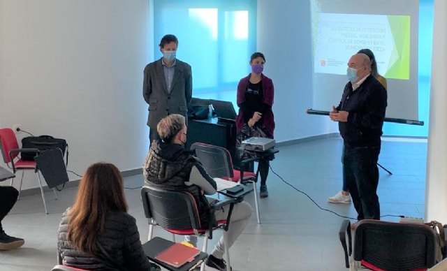 Los rastreadores del Ayuntamiento sacrifican sábados y domingos para luchar contra la oleada más dura de la covid-19 - 1, Foto 1