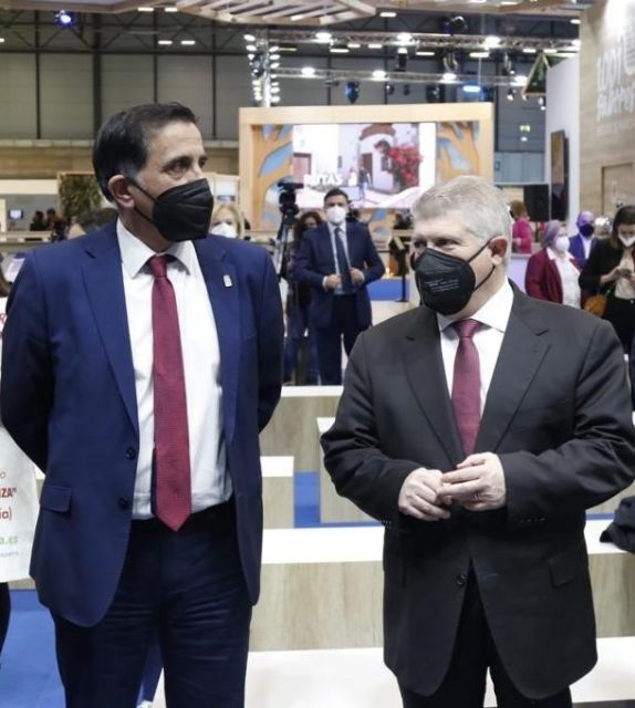 Vélez destaca en Fitur el apoyo del Gobierno de España al turismo sostenible tras anunciar la distribución de 22 millones de euros para el desarrollo de seis planes extraordinarios en la Región de Murcia - 1, Foto 1