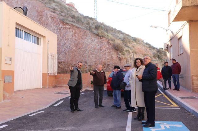 El Ayuntamiento de Lorca finaliza la remodelación y mejora de las infraestructuras de la calle Ingeniero Juan Escofet en el barrio de San Cristóbal - 1, Foto 1