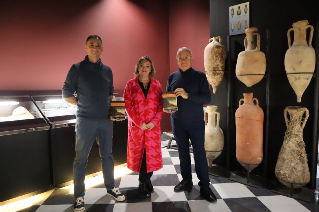 La torre de los nueve primogénitos, de Pedro González, se presentó en San Pedro del Pinatar - 1, Foto 1