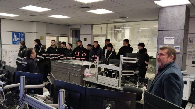 Los Bomberos y la Policía Local de Murcia dan a conocer su labor a los futuros técnicos en emergencias - 1, Foto 1