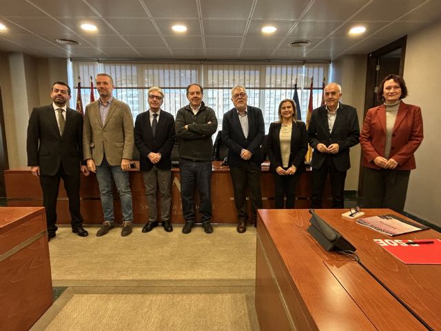 La política, el desempleo y la inmigración, principales problemas que perciben los ciudadanos de la Región según el Barómetro de invierno del CEMOP - 1, Foto 1