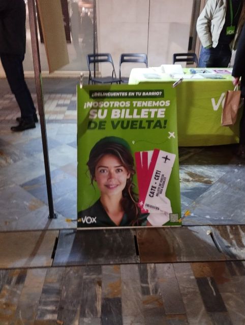 IU-Verdes Cartagena denuncia la campaña de odio y manipulación hacia las personas migrantes llevada a cabo por la extrema derecha en el centro de la ciudad portuaria - 2, Foto 2