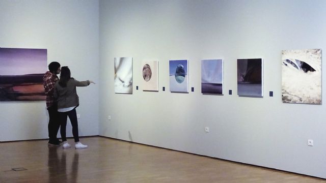 El Mubam programa una visita guiada por la exposición 'Multiverso' a cargo de los propios artistas - 1, Foto 1