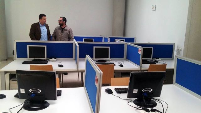 El PSOE propone crear un Servicio de Formación e Inserción Laboral en las 56 aulas de Informática de la red municipal - 1, Foto 1
