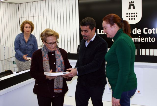 La Fundación Carmen Montero sigue con sus donaciones literarias a las asociaciones culturales de Las Torres de Cotillas - 1, Foto 1