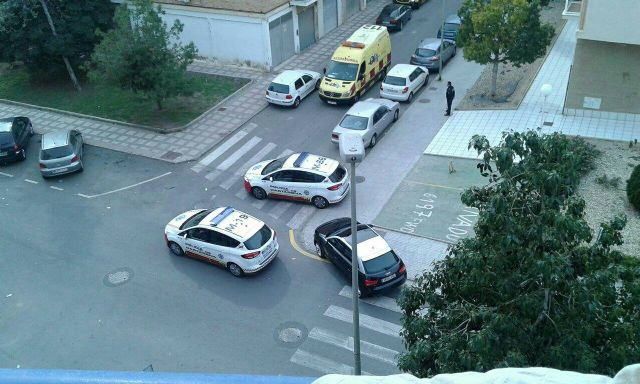 Un fallecido y una mujer herida grave tras ser disparados este domingo en la barriada Jose Maria de Lapuerta - 1, Foto 1