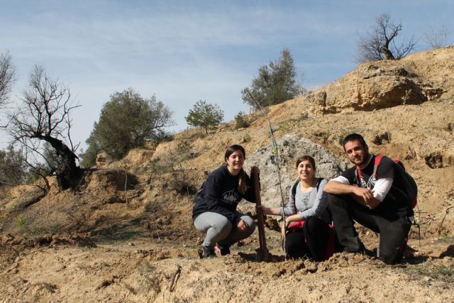 Cuarenta voluntarios participan en la reforestación del Salto del Usero - 3, Foto 3