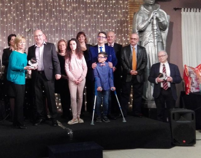 D’Genes Y FEDER premian a Campos del Río por su implicación, interés, lucha e iniciativa para hacer visible la realidad de las enfermedades raras - 1, Foto 1