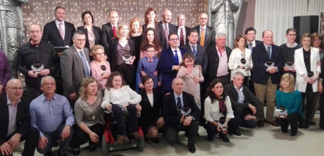 D’Genes Y FEDER premian a Campos del Río por su implicación, interés, lucha e iniciativa para hacer visible la realidad de las enfermedades raras - 3, Foto 3