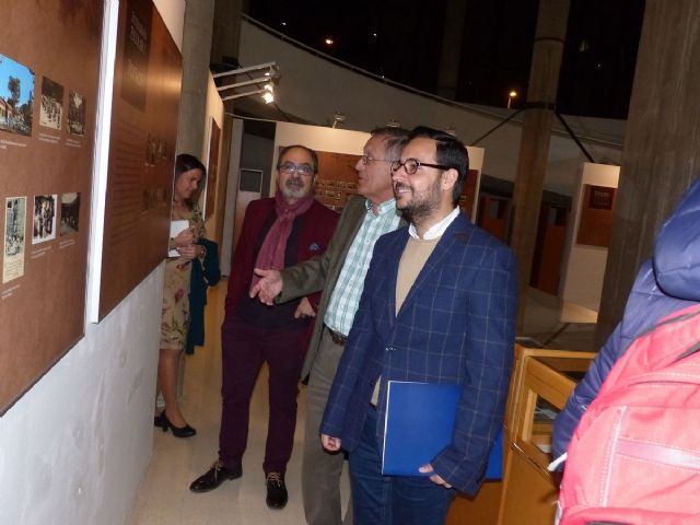 Inaugurada la exposicion Tarjeta postal ilustrada y educacion (España, siglos XIX-XX) - 1, Foto 1