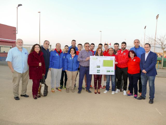 Comienzan los trabajos de instalacion de cesped artificial en los campos de futbol de La Ajorra y El Albujon - 1, Foto 1