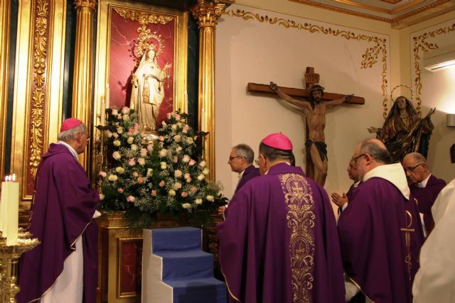 Mons. Ginés García Beltrán se consagra a La Señora - 1, Foto 1