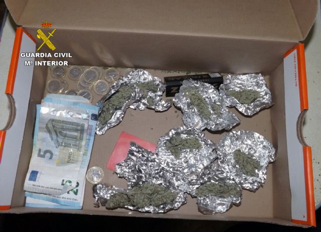 La Guardia Civil desmantela un punto de venta de droga al menudeo en Archena - 2, Foto 2
