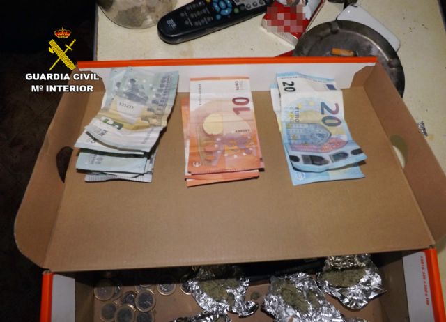 La Guardia Civil desmantela un punto de venta de droga al menudeo en Archena - 3, Foto 3