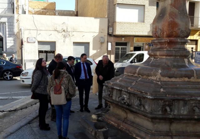 The Minister of Tourism and Culture visits the Juan de Uzeta Fountain, Foto 2