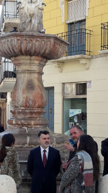 The Minister of Tourism and Culture visits the Juan de Uzeta Fountain, Foto 5
